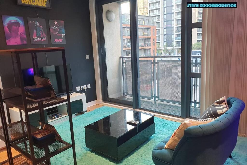 לונדון 80S Retro 1Bed Studio Serviced Apartment Canary Wharf Perfect For Solo & Couple Travellers מראה חיצוני תמונה
