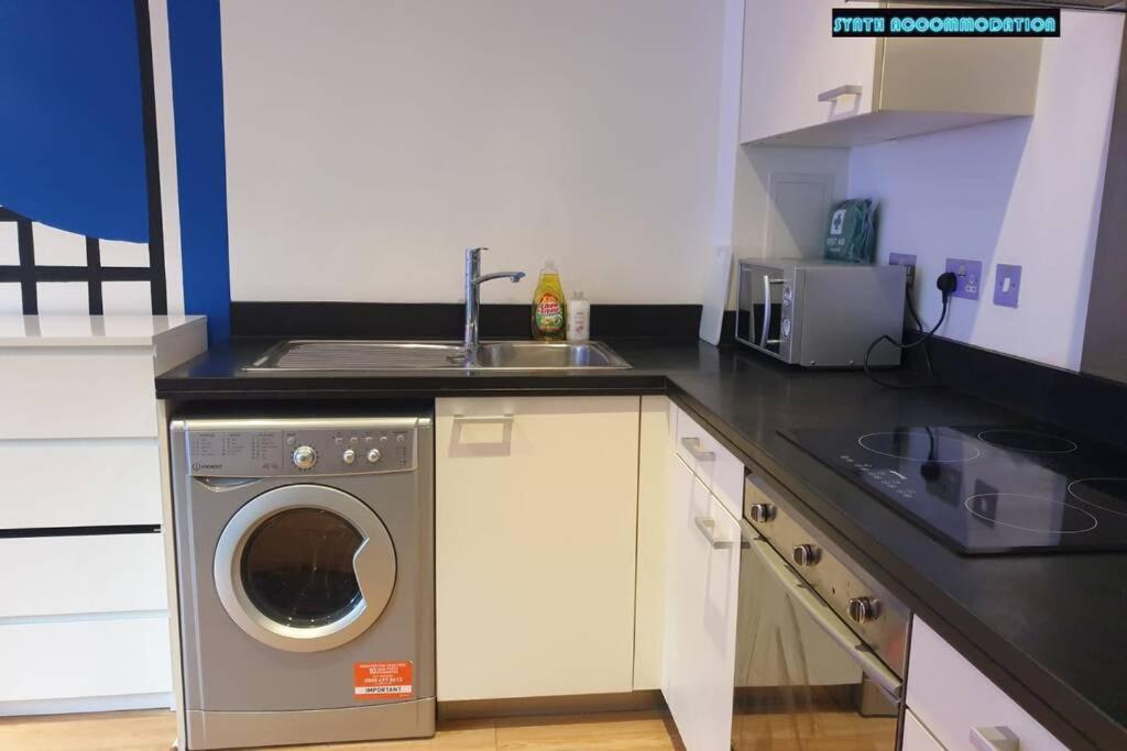 לונדון 80S Retro 1Bed Studio Serviced Apartment Canary Wharf Perfect For Solo & Couple Travellers מראה חיצוני תמונה