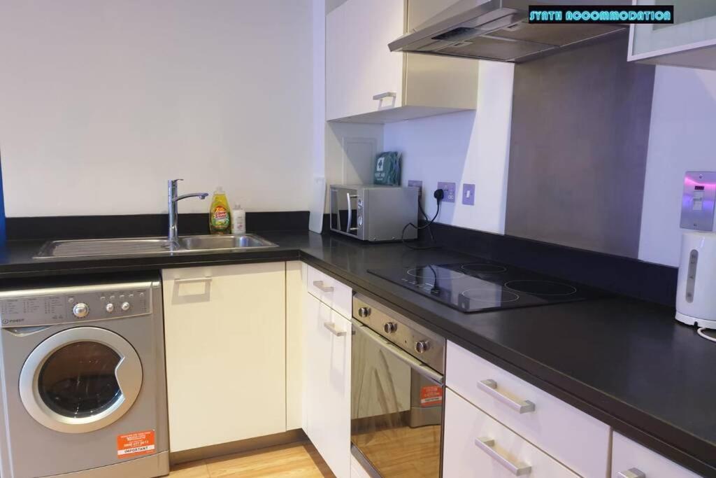 לונדון 80S Retro 1Bed Studio Serviced Apartment Canary Wharf Perfect For Solo & Couple Travellers מראה חיצוני תמונה