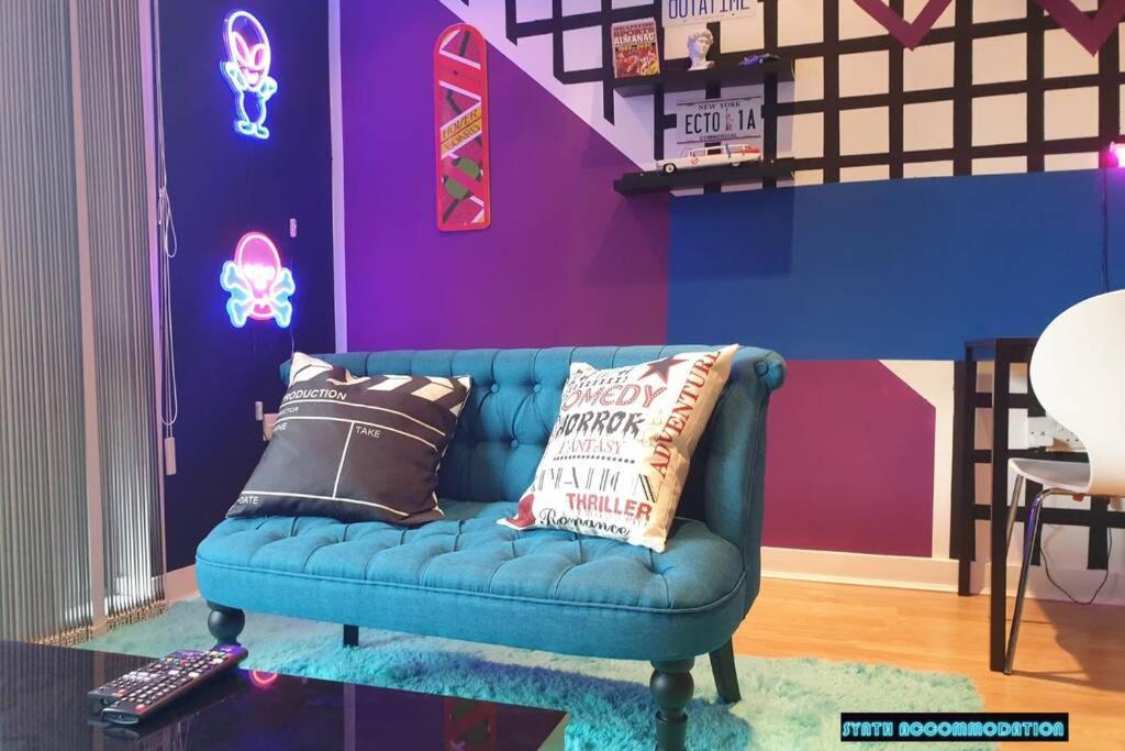 לונדון 80S Retro 1Bed Studio Serviced Apartment Canary Wharf Perfect For Solo & Couple Travellers מראה חיצוני תמונה