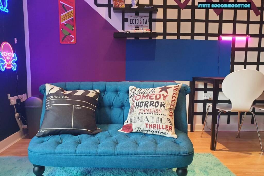 לונדון 80S Retro 1Bed Studio Serviced Apartment Canary Wharf Perfect For Solo & Couple Travellers מראה חיצוני תמונה